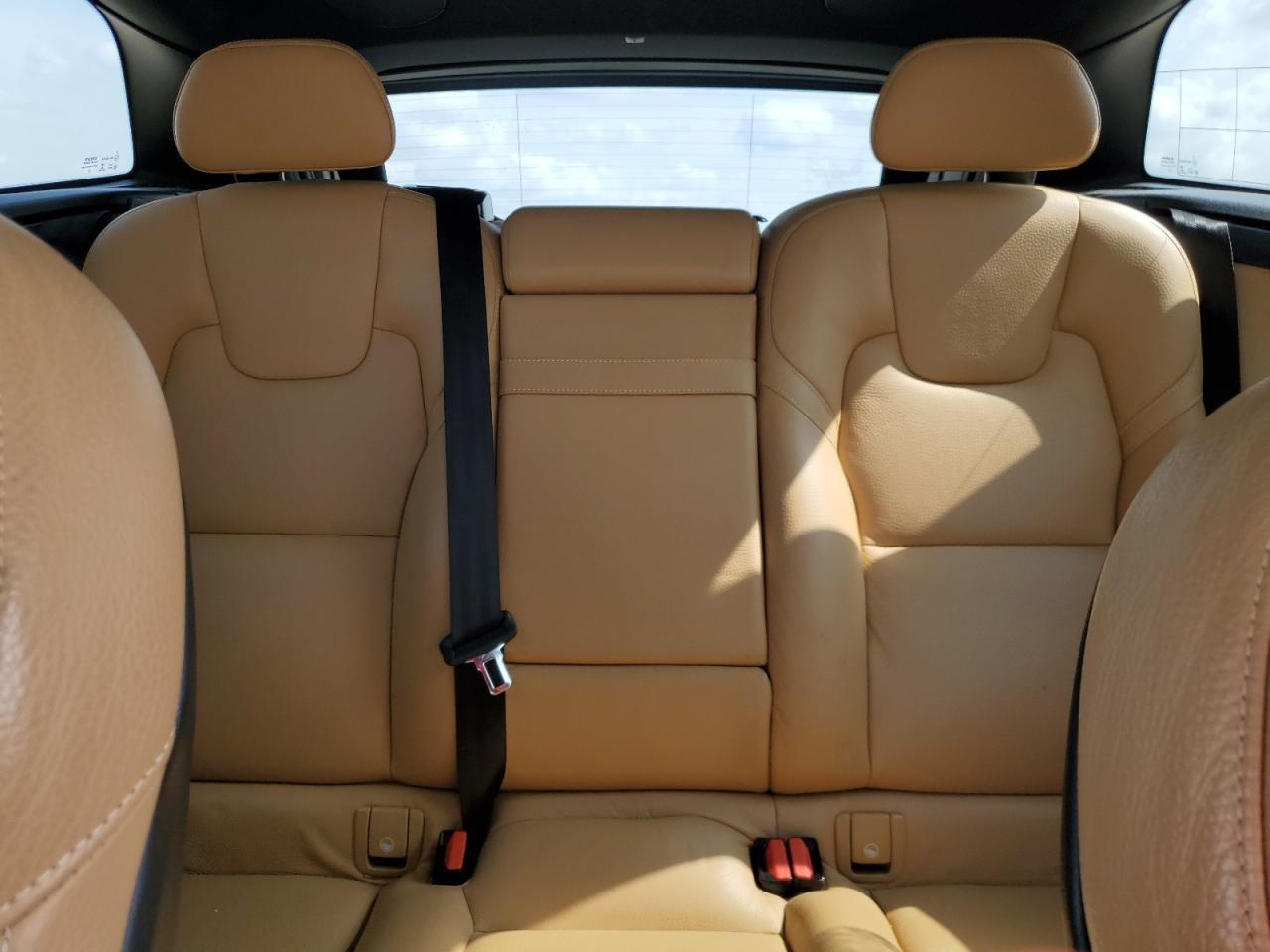 2019 VOLVO XC60