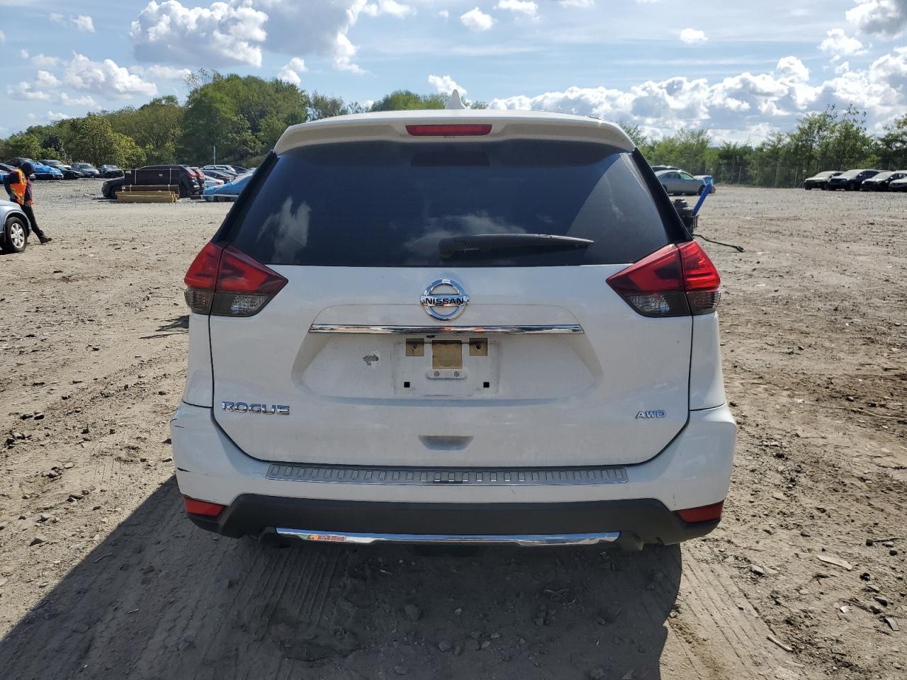 2017 NISSAN ROGUE