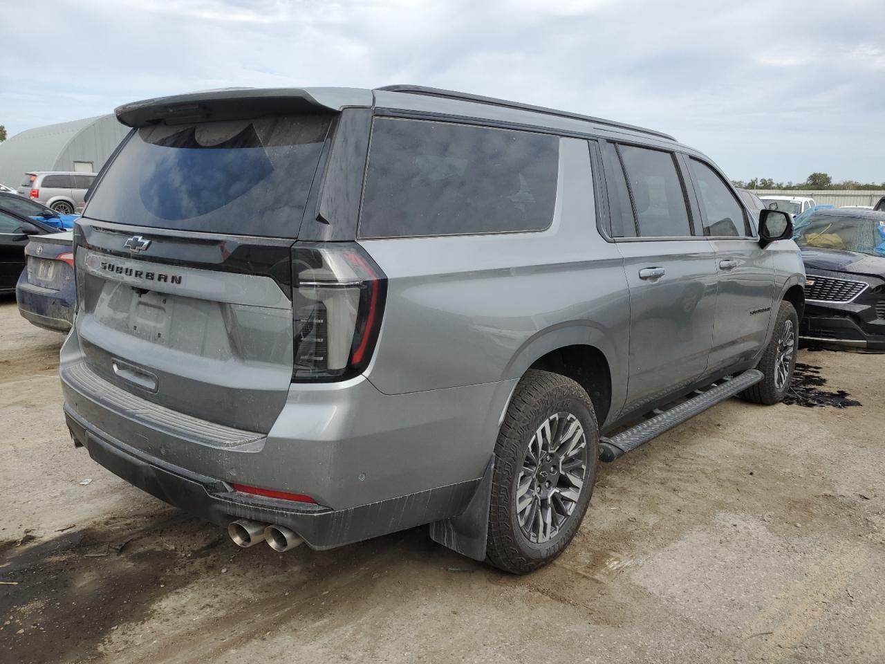 2025 CHEVROLET Suburban