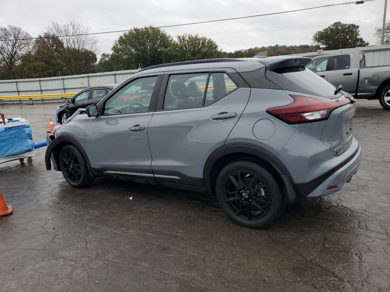 2023 NISSAN KICKS