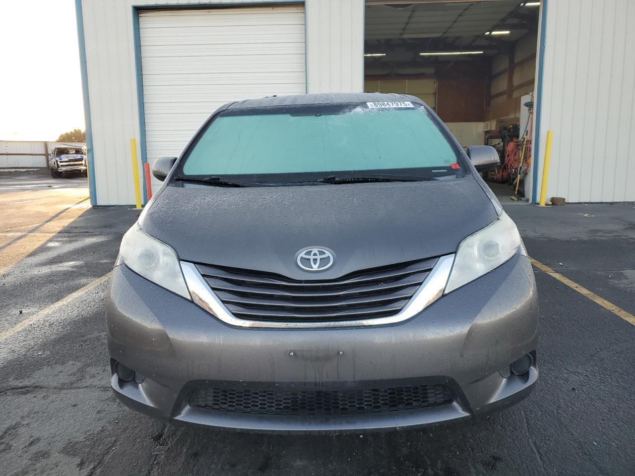 2015 TOYOTA SIENNA