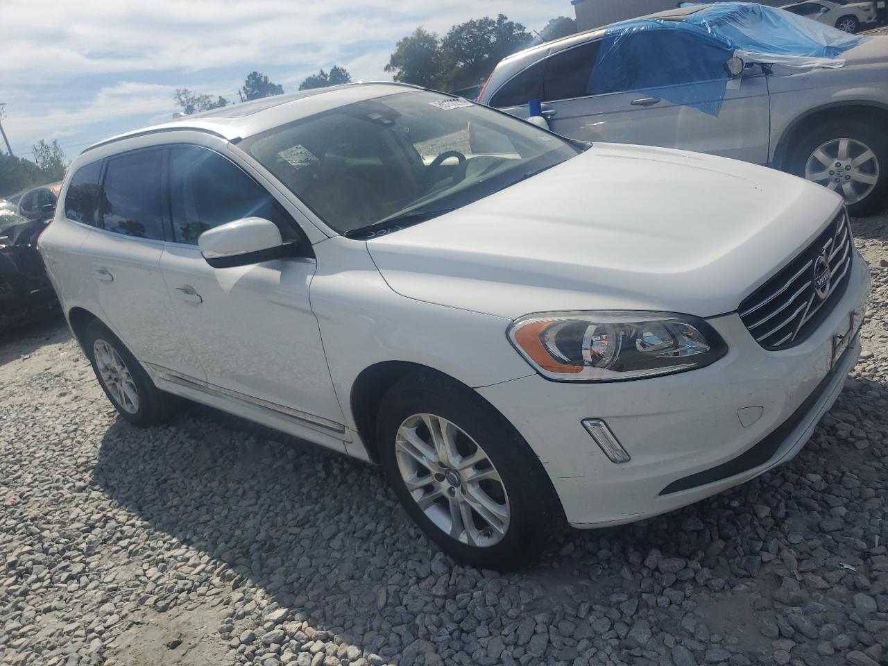 2015 VOLVO XC60