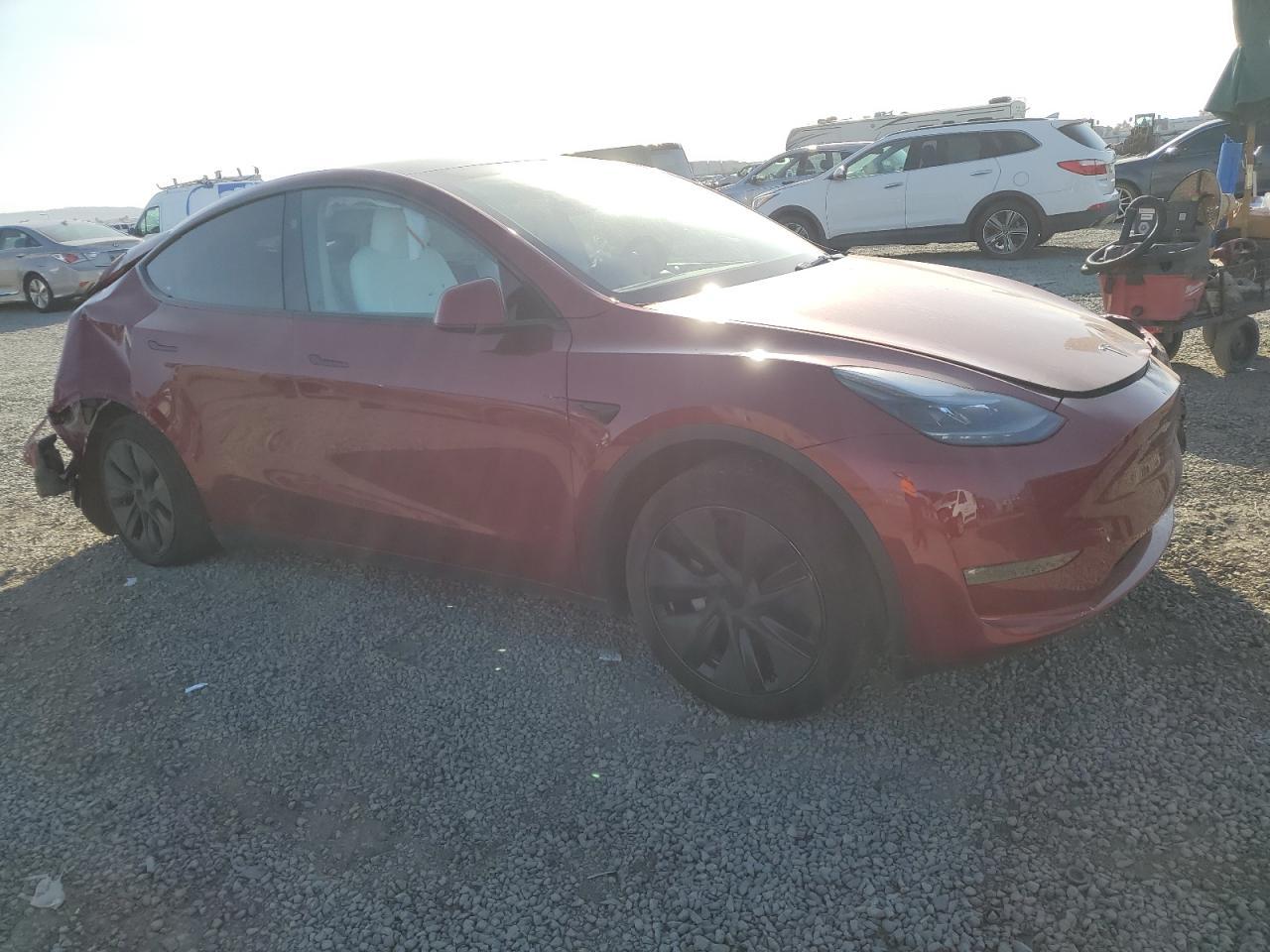 2025 TESLA MODEL Y