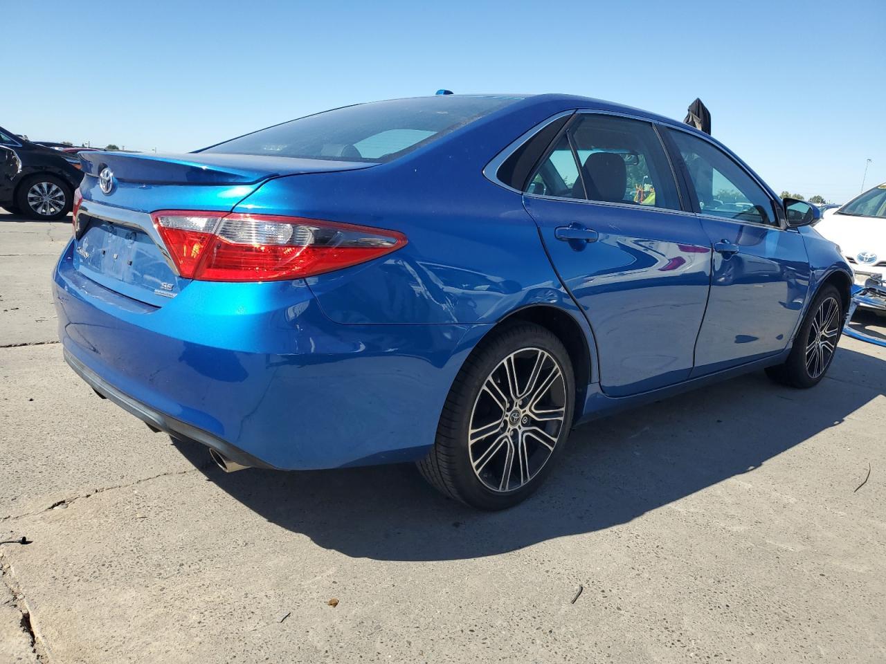 2016 TOYOTA CAMRY