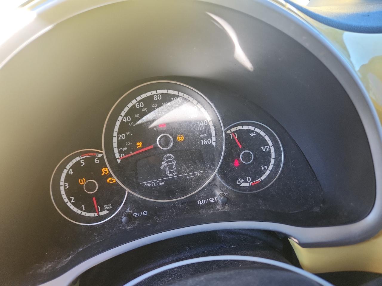 2013 VOLKSWAGEN Beetle