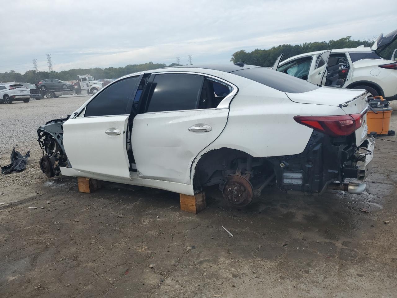 2017 INFINITI Q50