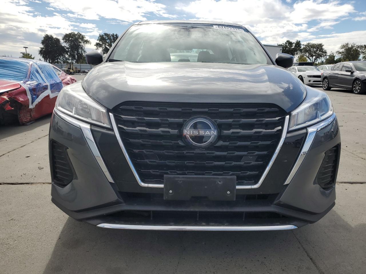 2023 NISSAN KICKS