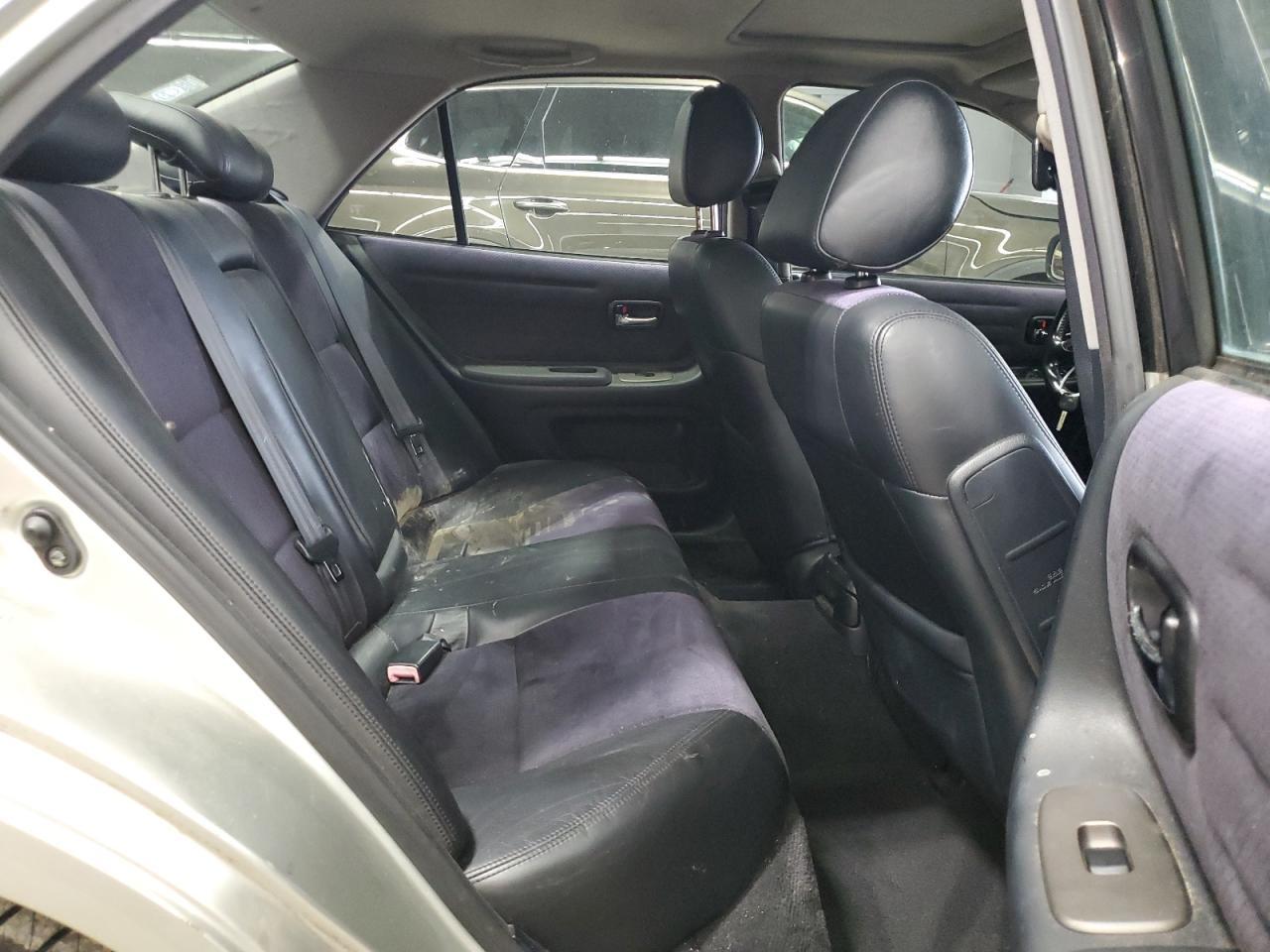 2001 LEXUS IS 300