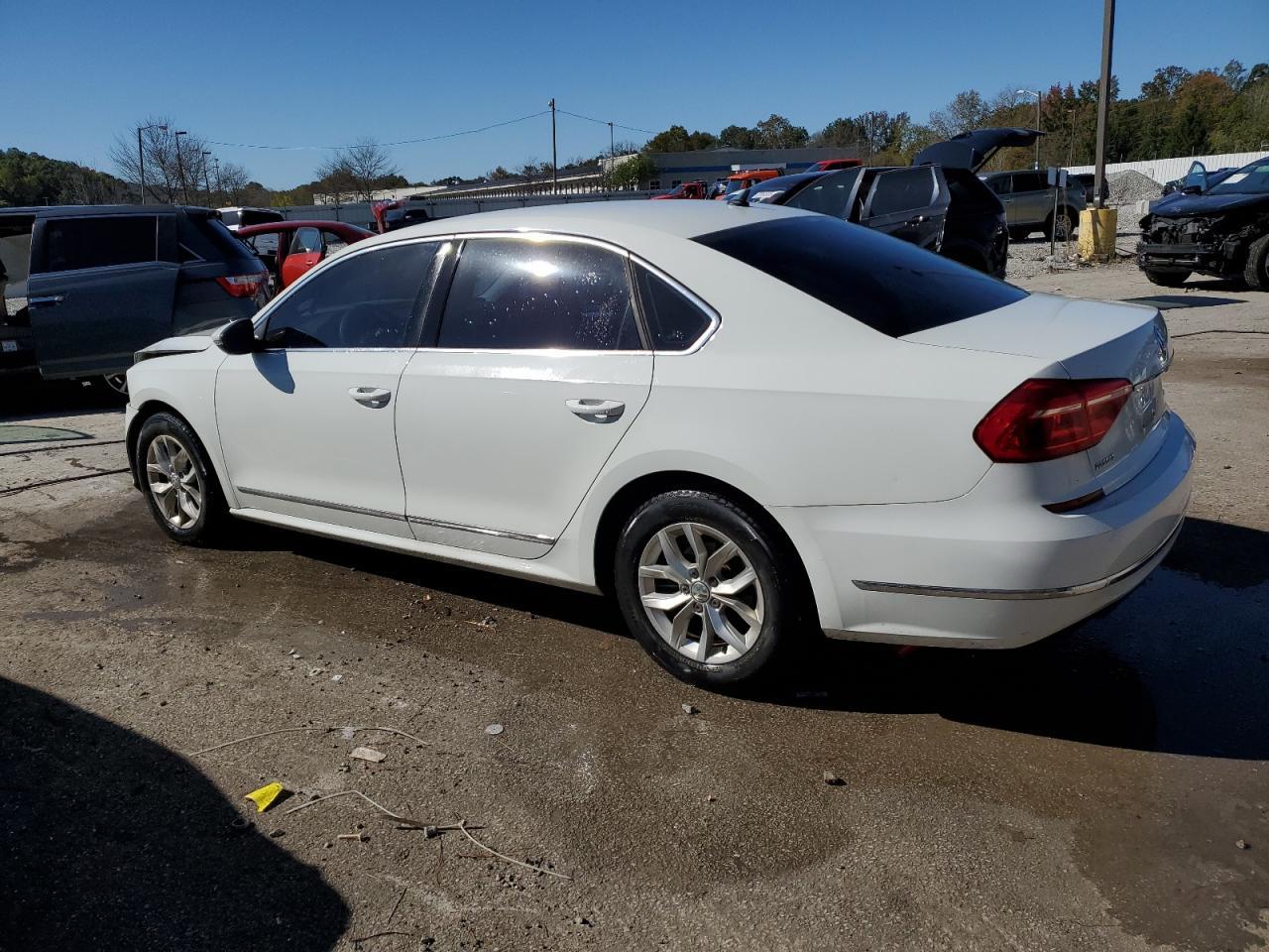 2016 VOLKSWAGEN Passat