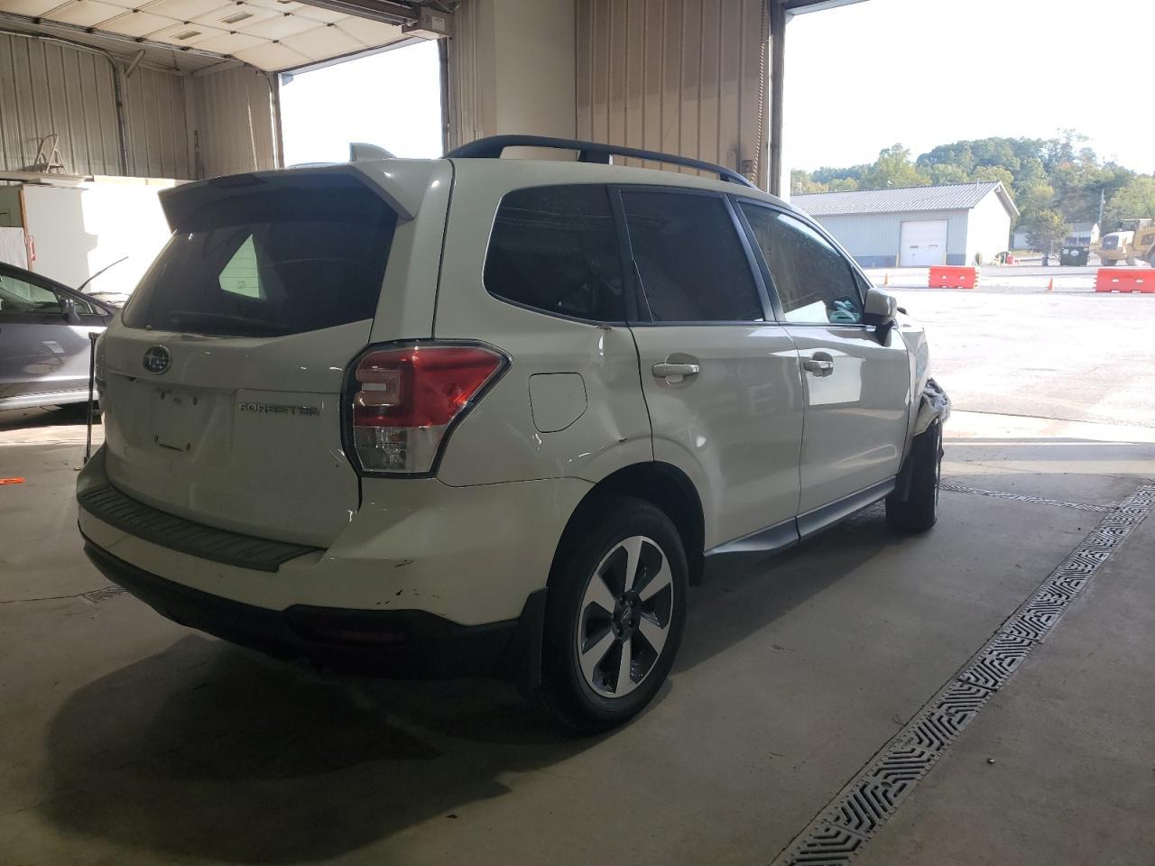 2018 SUBARU FORESTER
