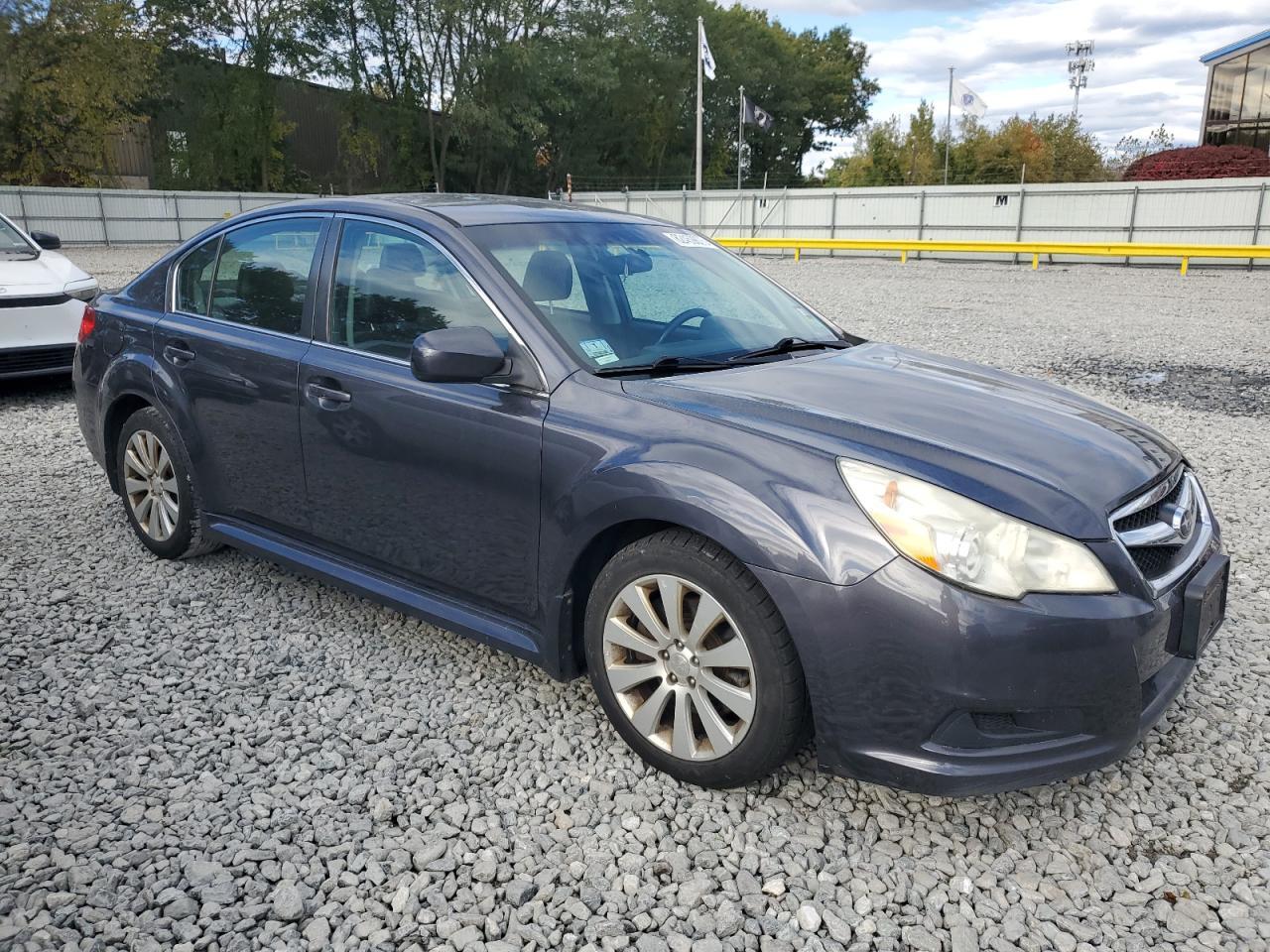 2011 SUBARU Legacy
