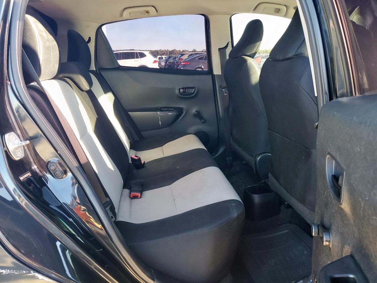 2012 TOYOTA YARIS