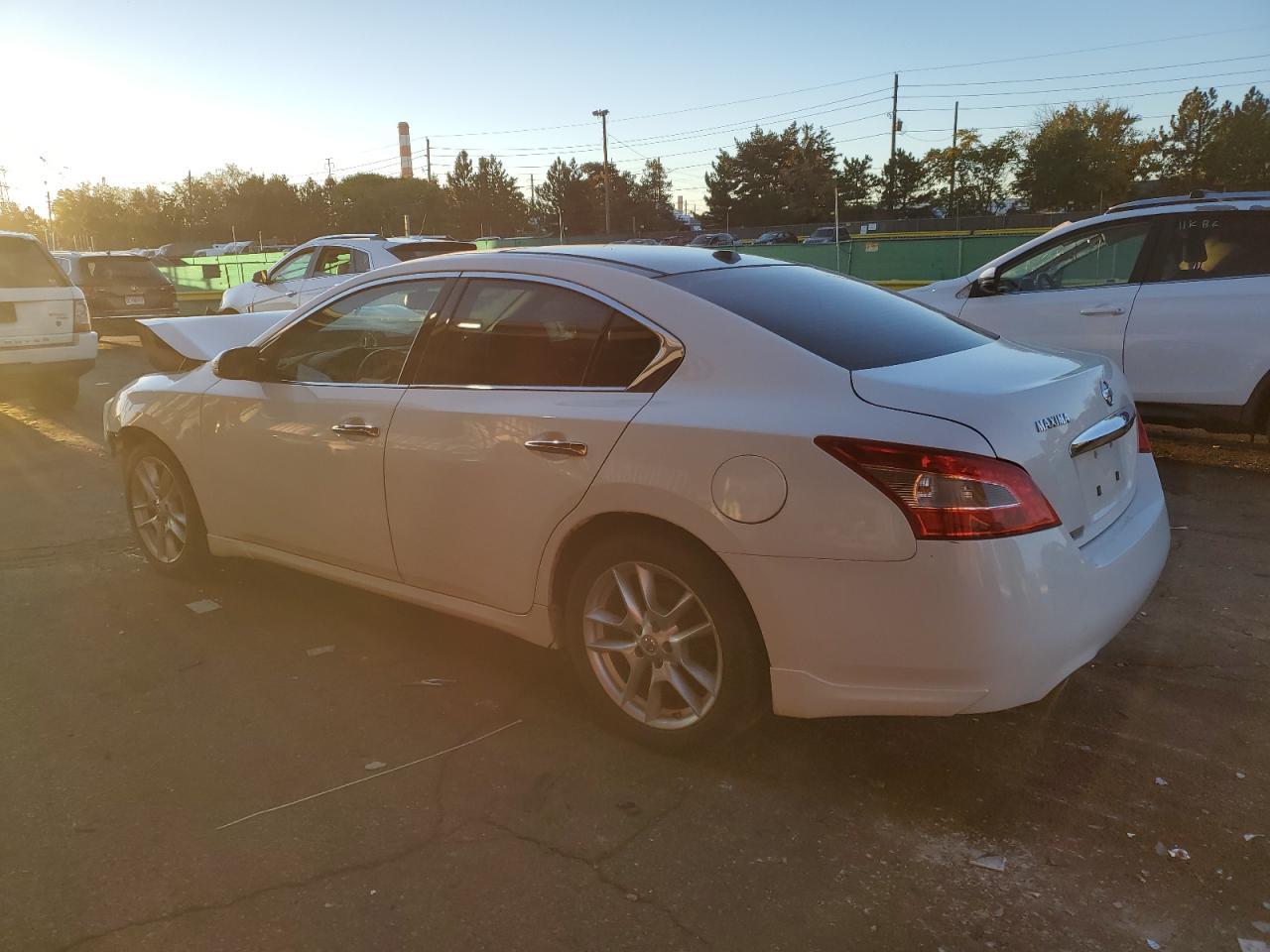 2011 NISSAN Maxima