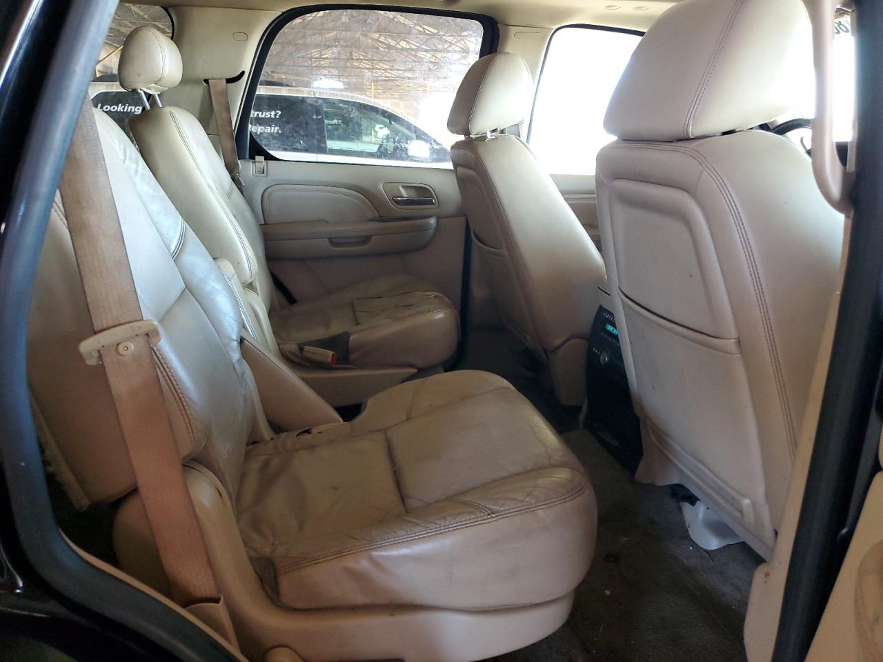 2010 CADILLAC ESCALADE