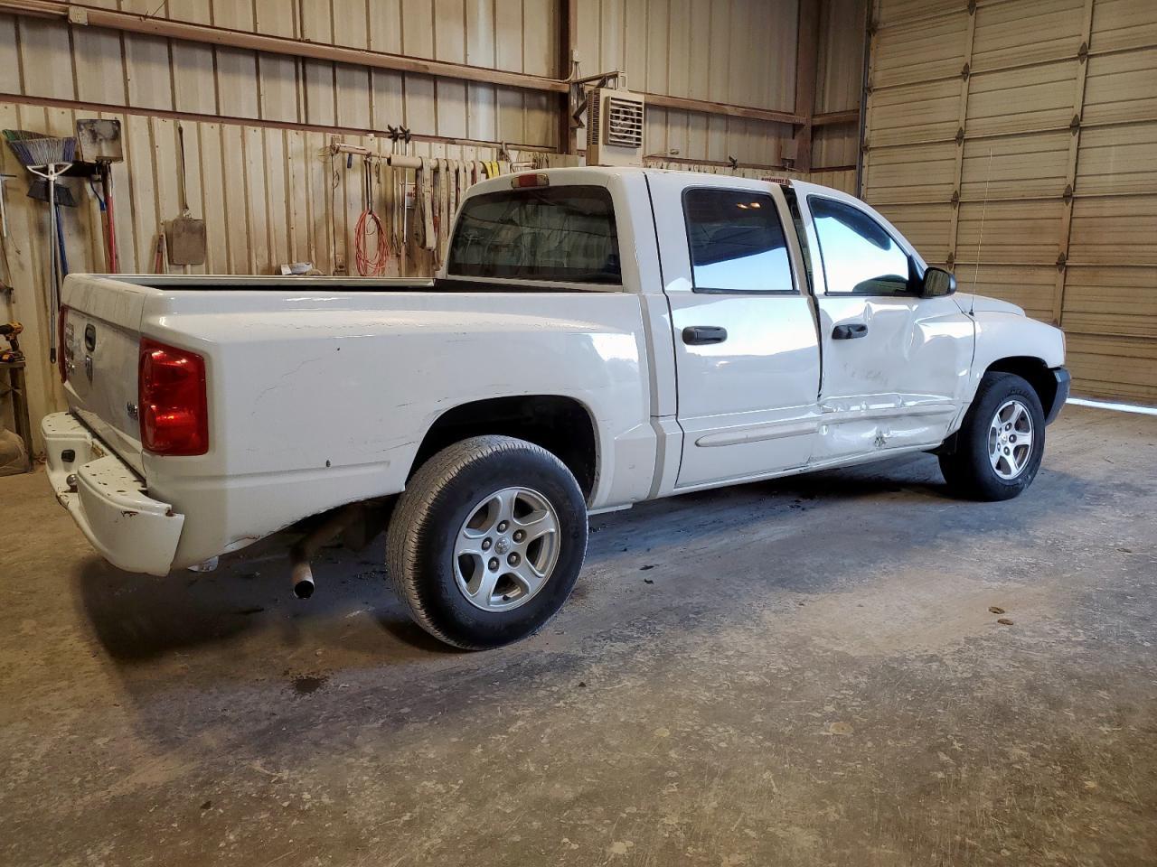 2005 DODGE Dakota