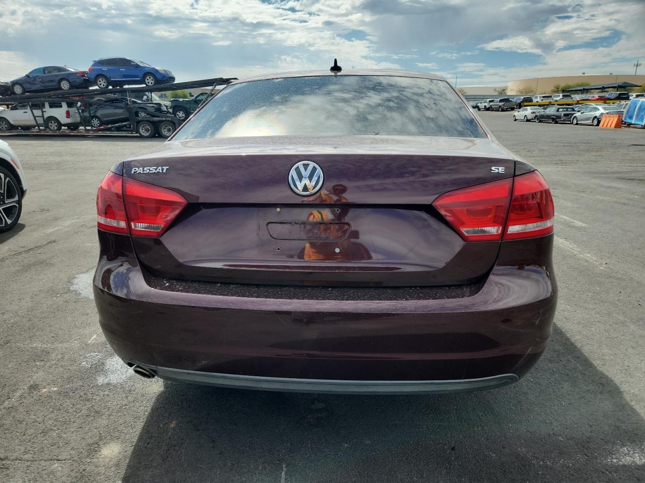 2013 VOLKSWAGEN Passat