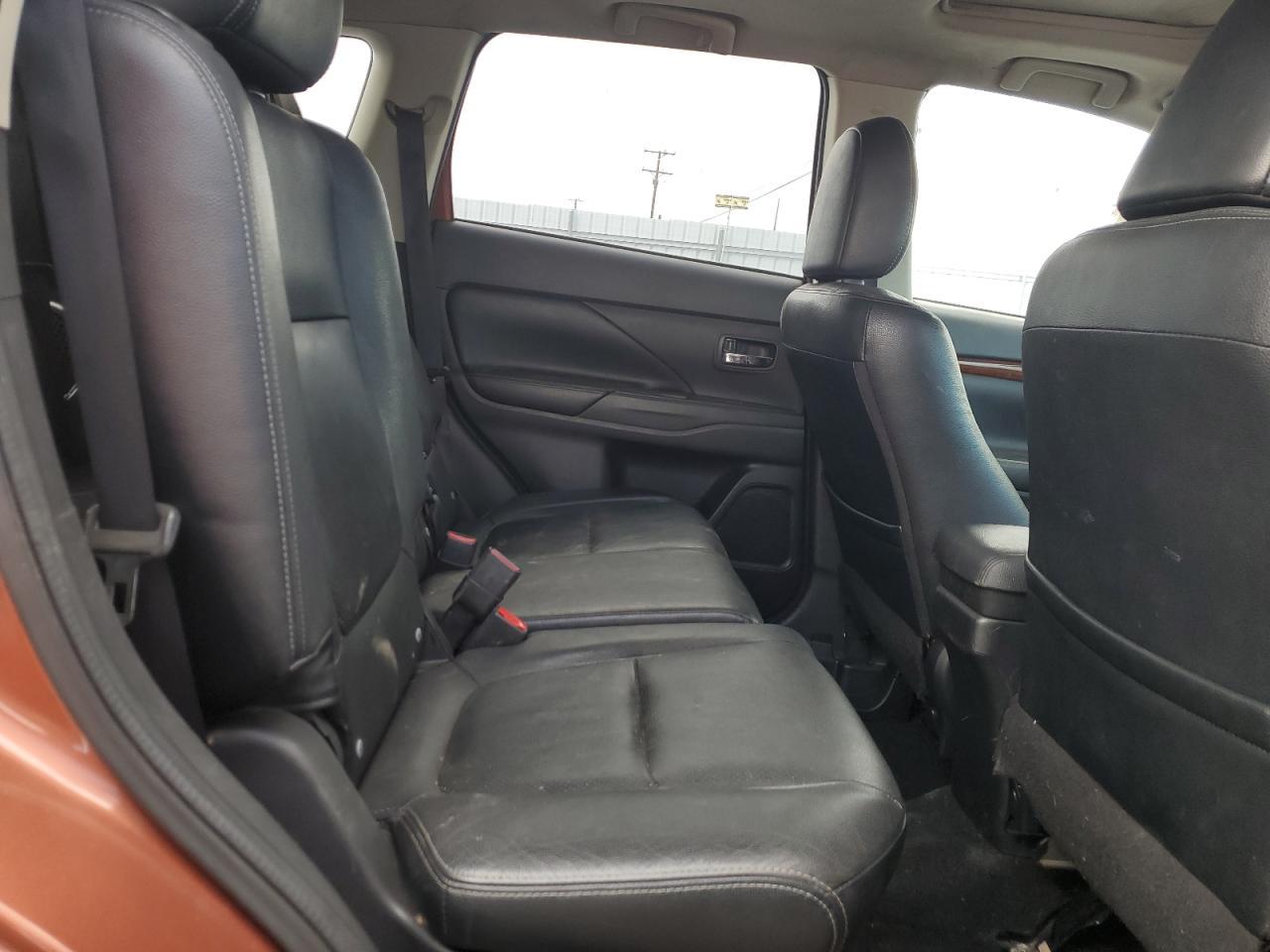 2015 MITSUBISHI outlander