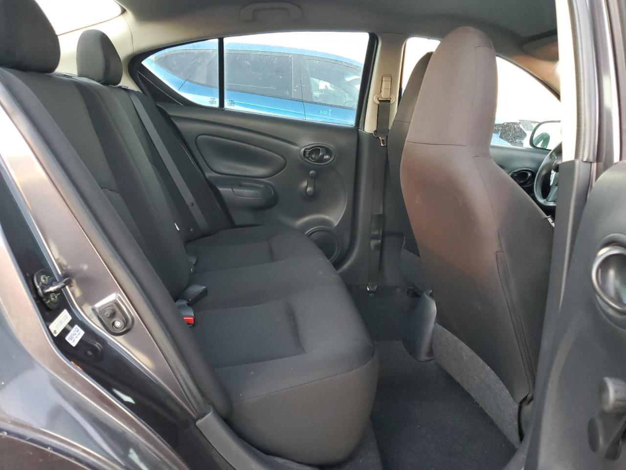 2015 NISSAN VERSA