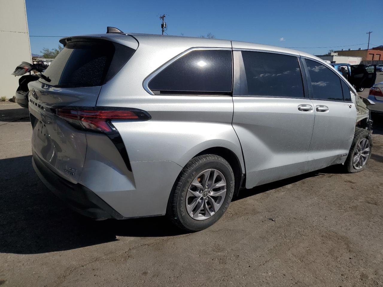 2021 TOYOTA SIENNA