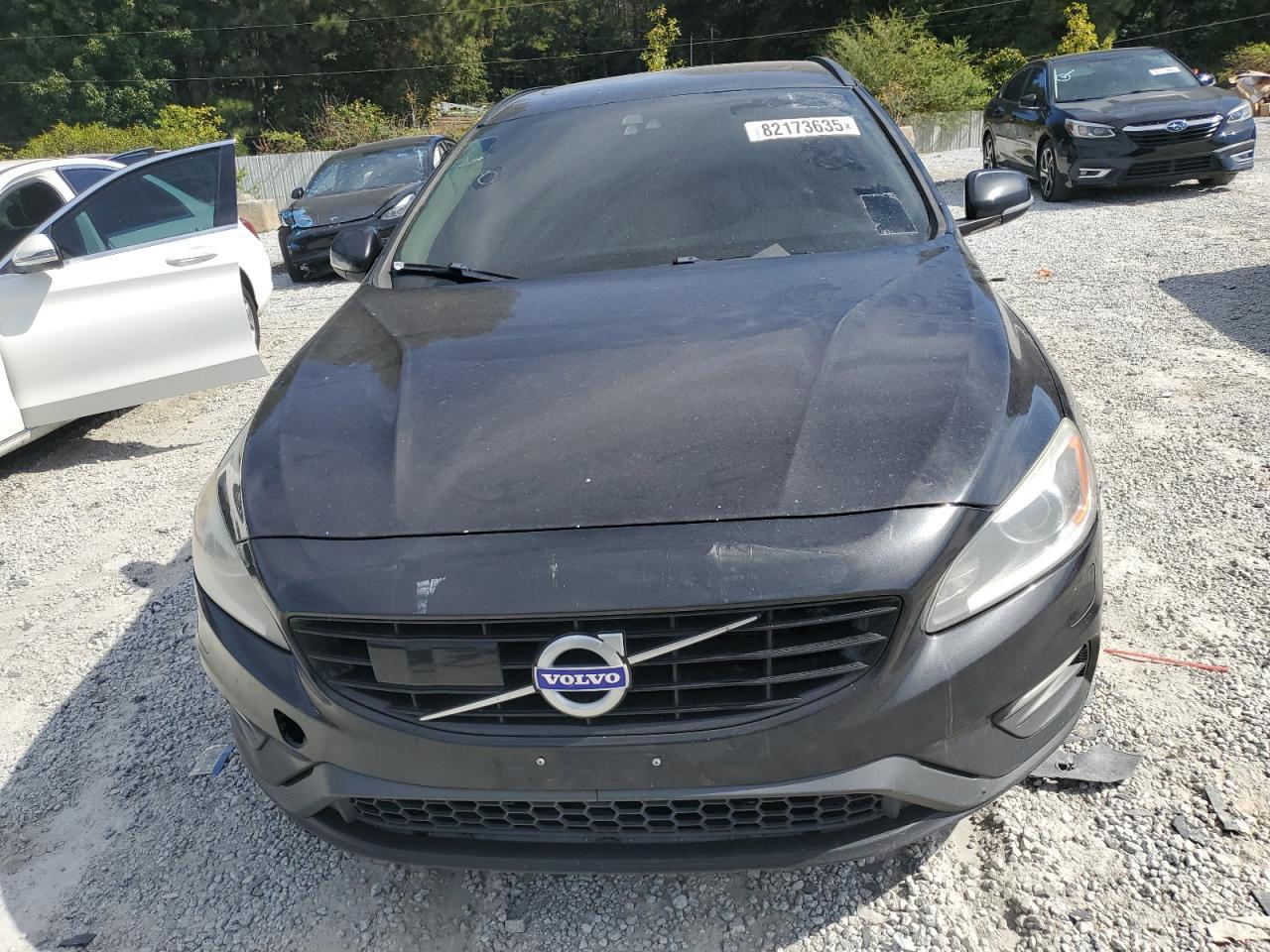 2018 VOLVO V60
