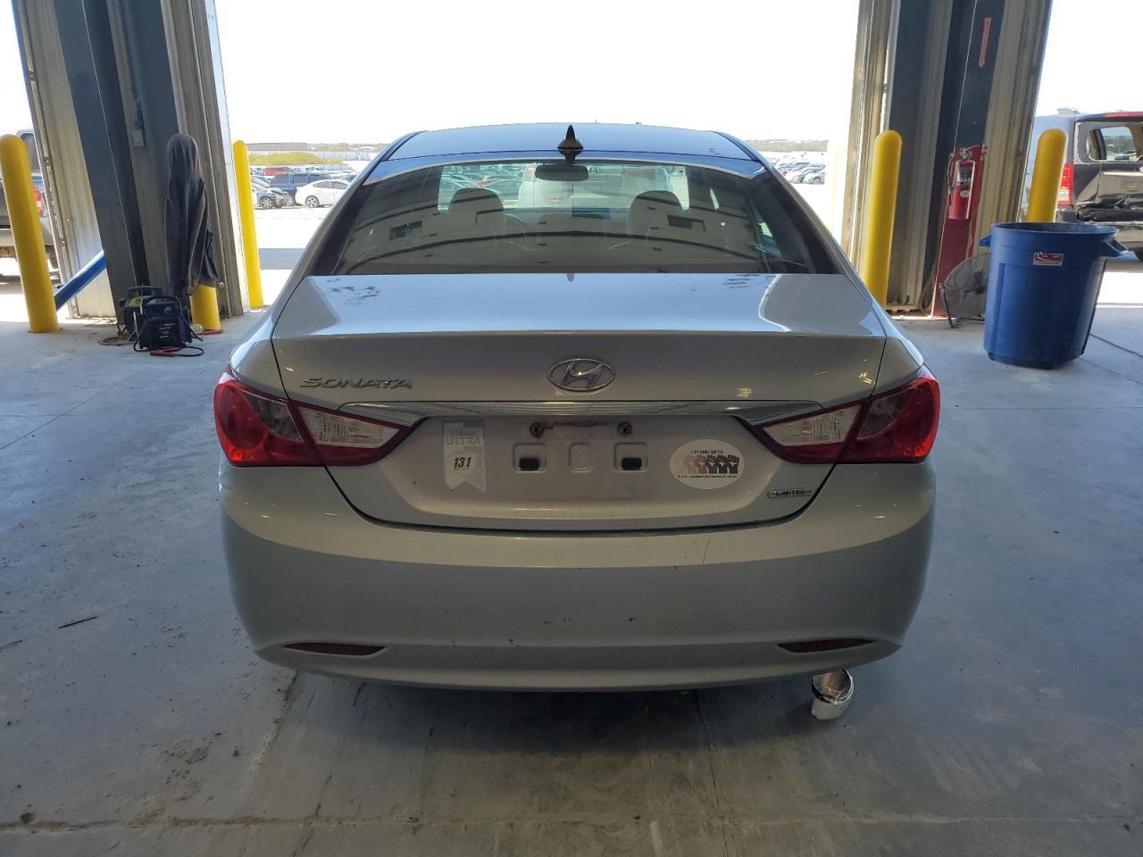 2011 HYUNDAI SONATA