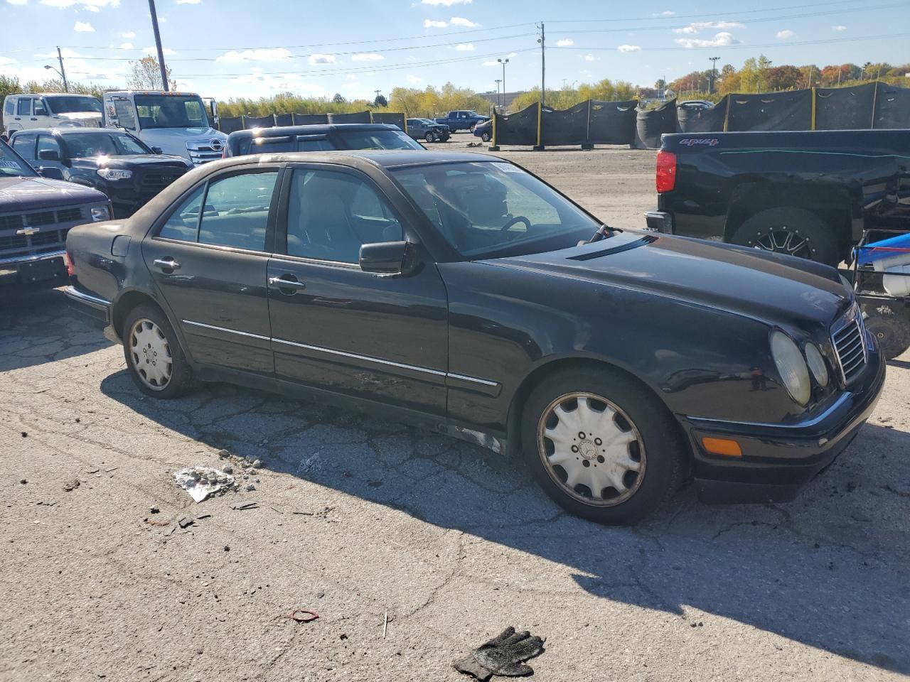1997 MERCEDES-BENZ E-Class
