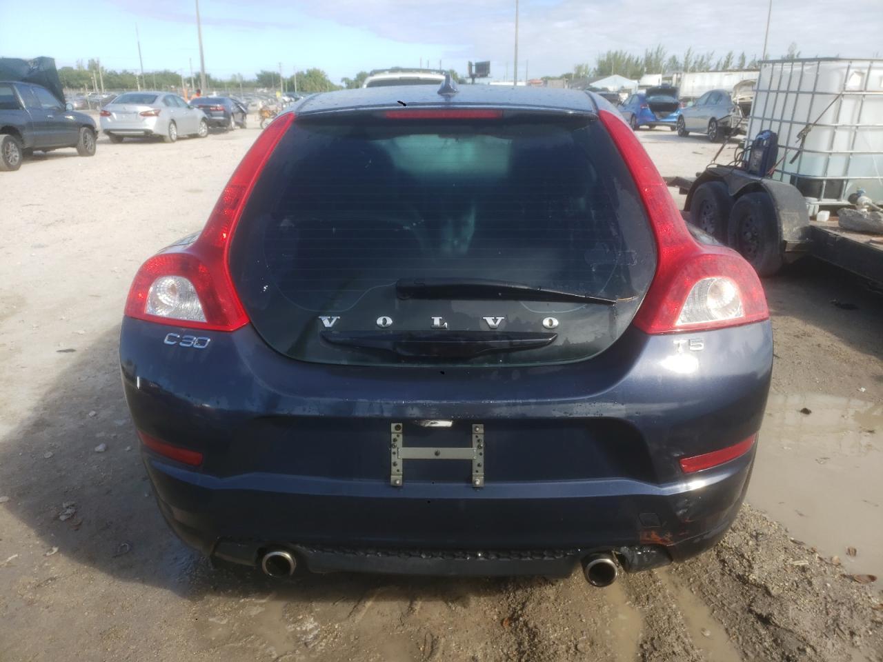 2012 VOLVO C30