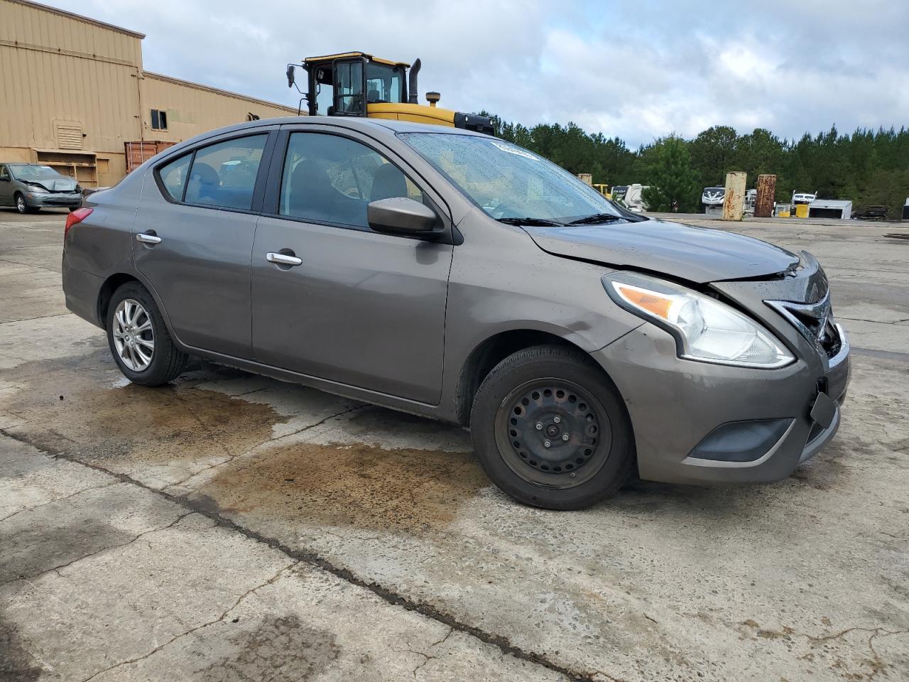2015 NISSAN VERSA