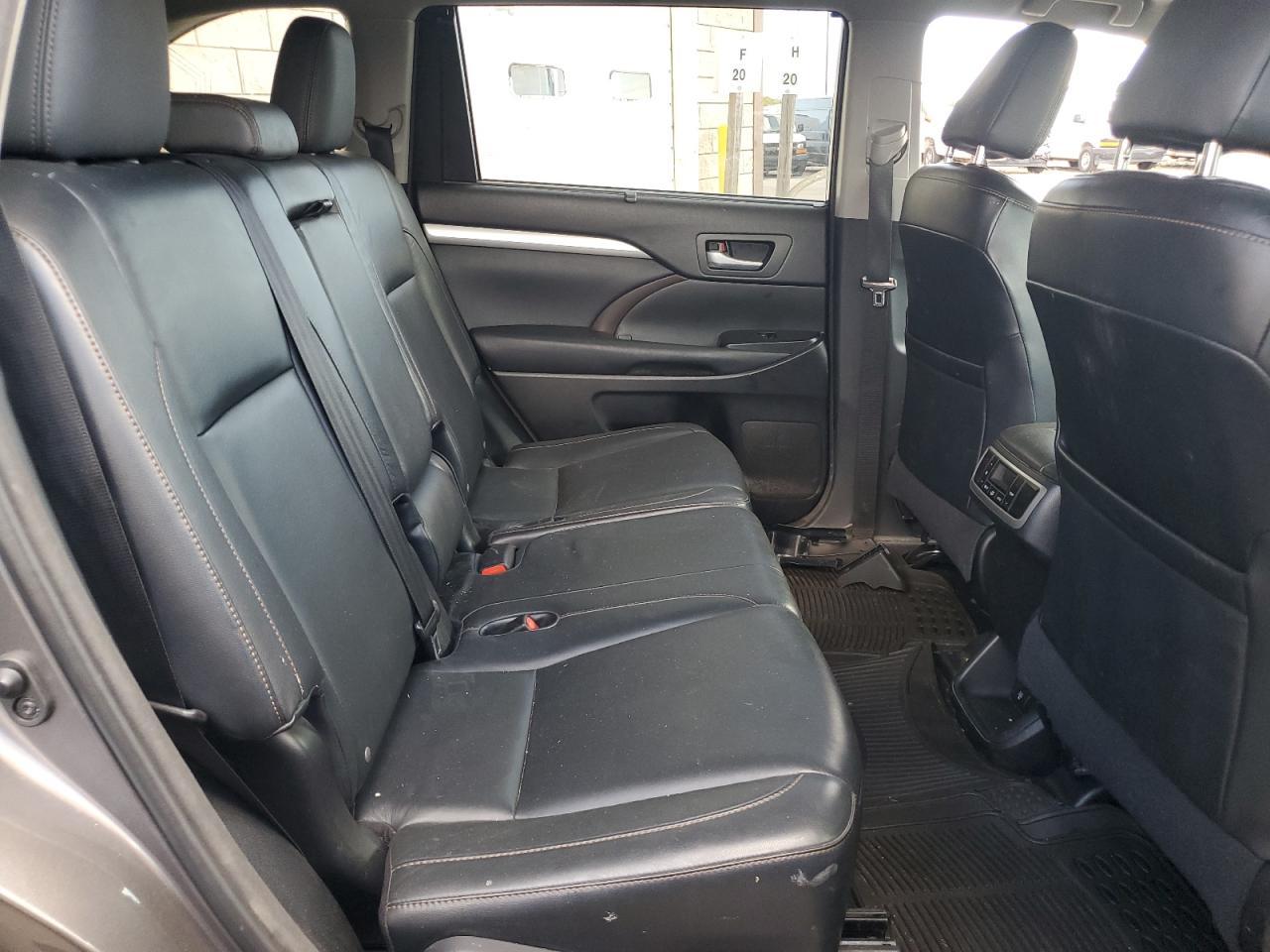 2015 TOYOTA HIGHLANDER