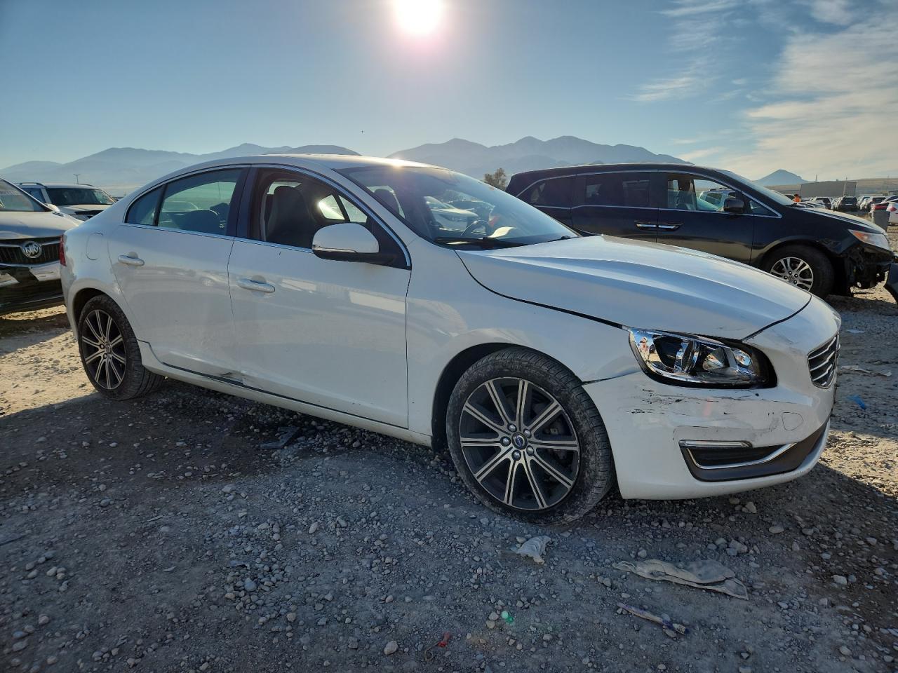 2017 VOLVO S60