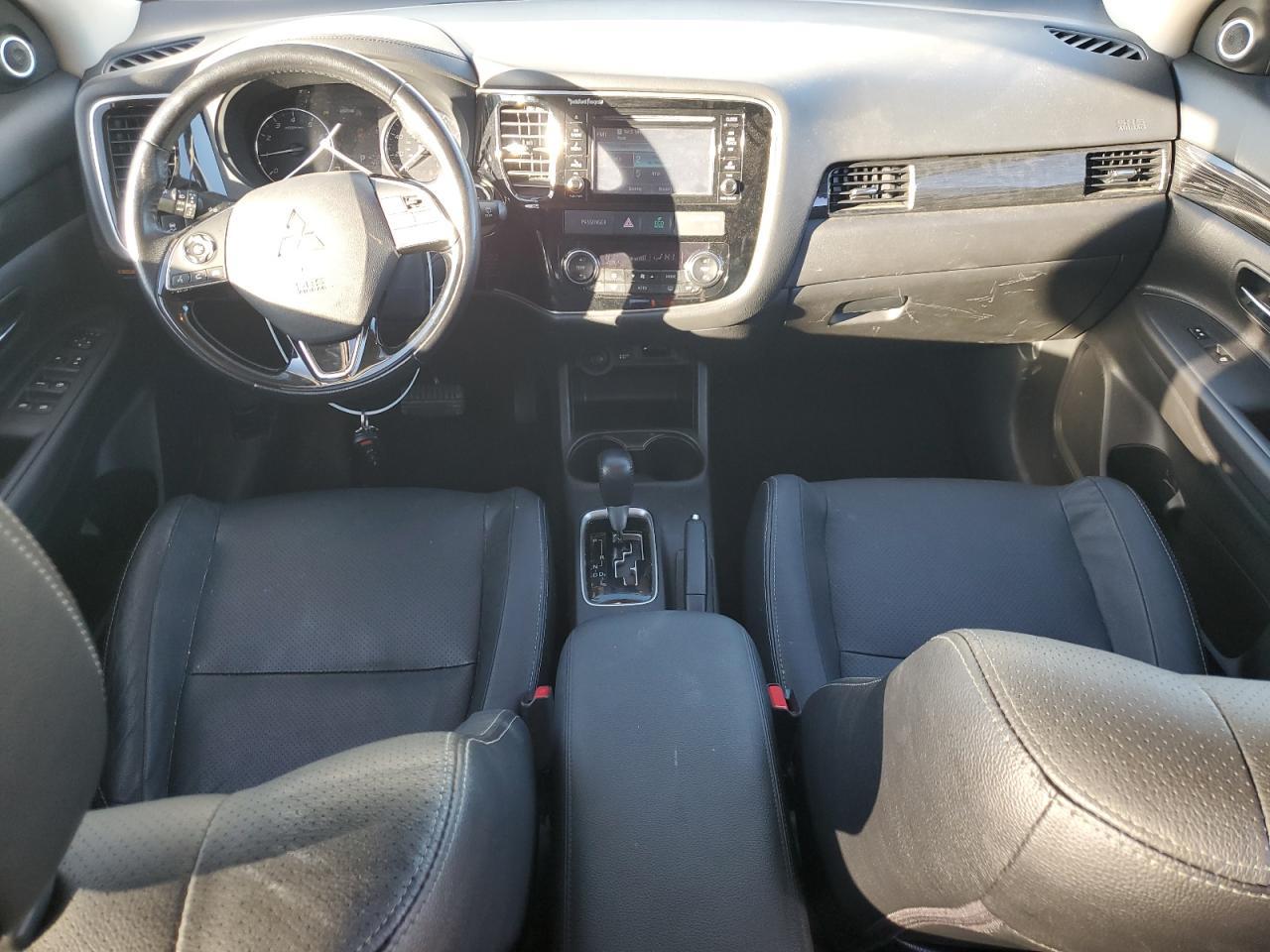 2016 MITSUBISHI outlander