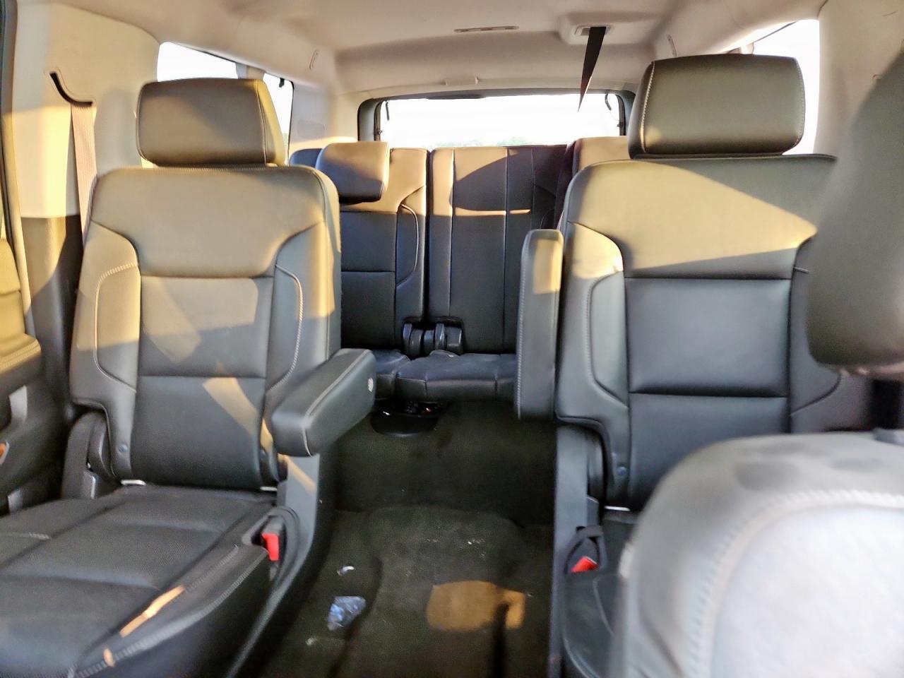 2016 CHEVROLET Suburban