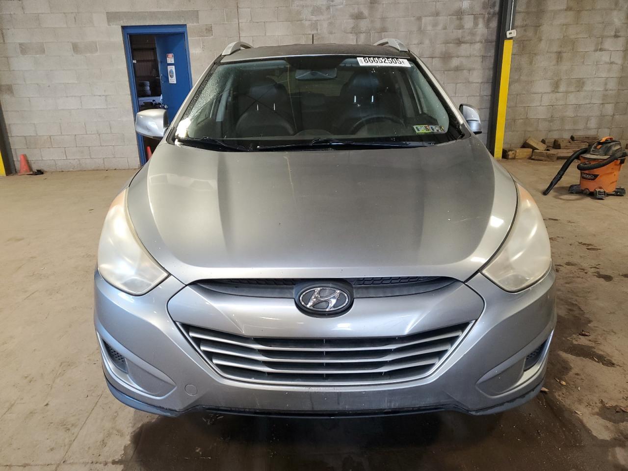 2011 HYUNDAI TUCSON