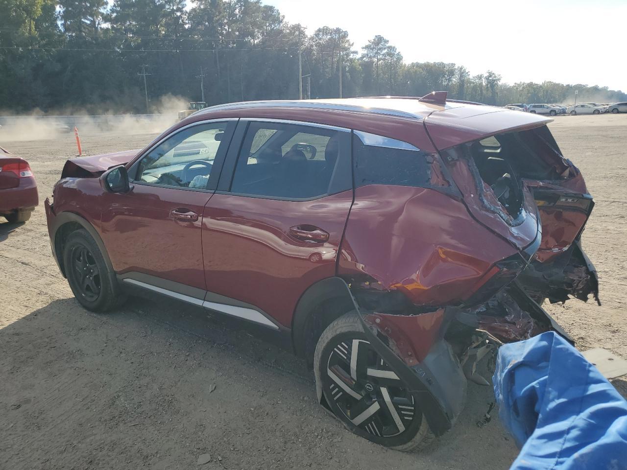 2025 NISSAN KICKS