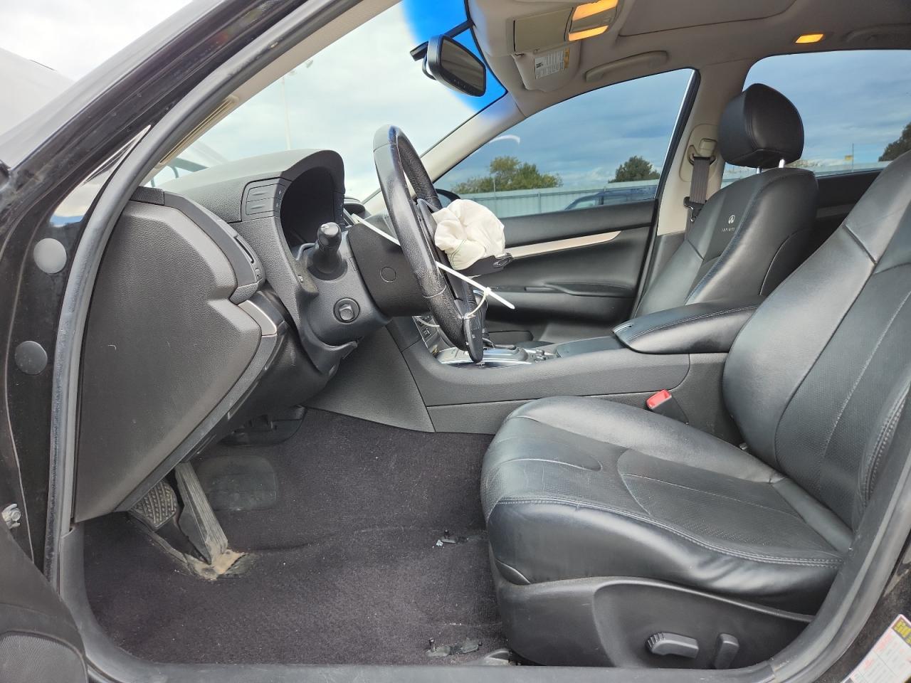 2013 INFINITI G37