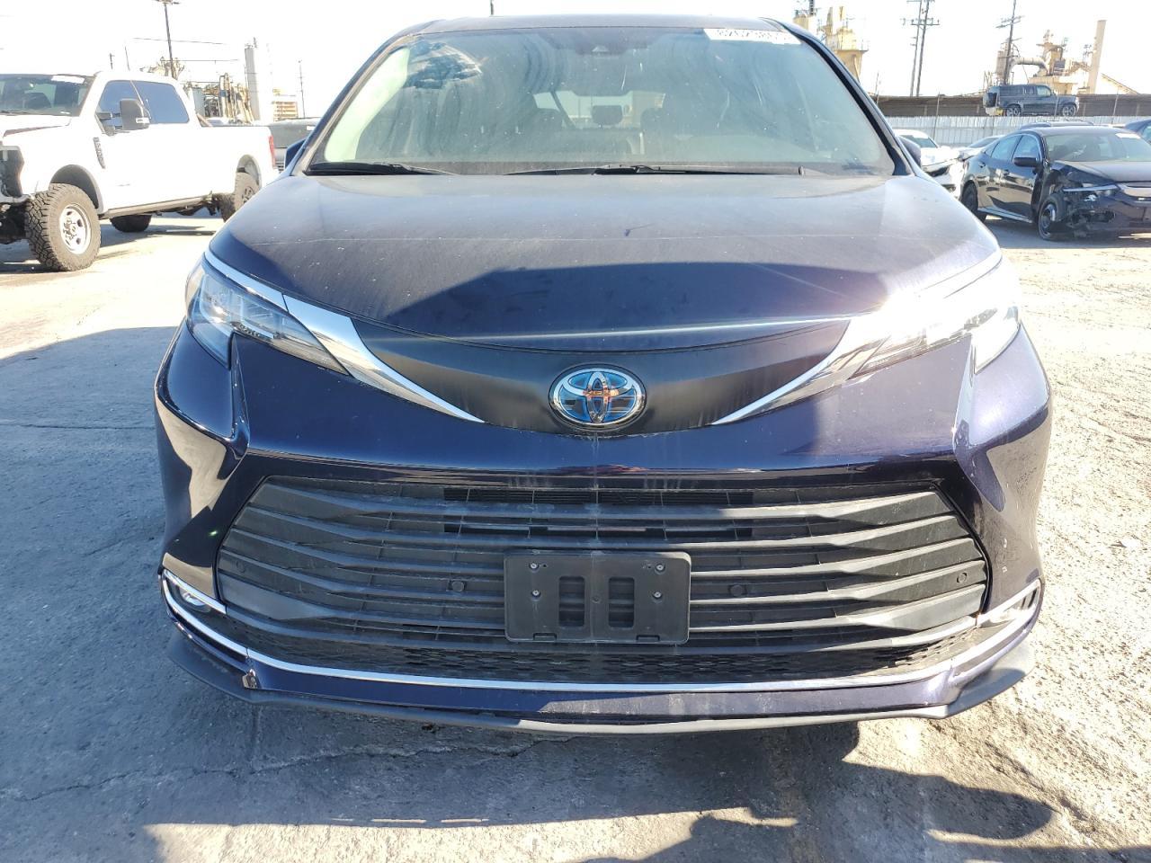 2022 TOYOTA SIENNA
