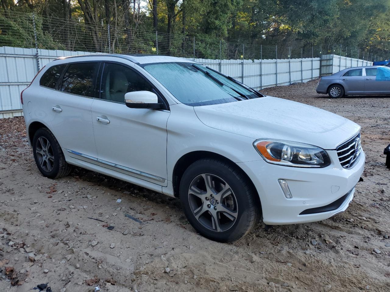 2015 VOLVO XC60