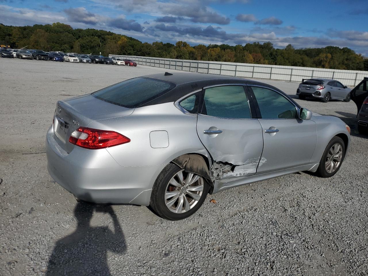 2011 INFINITI M37