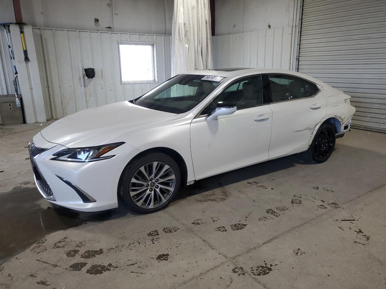 2019 LEXUS Es