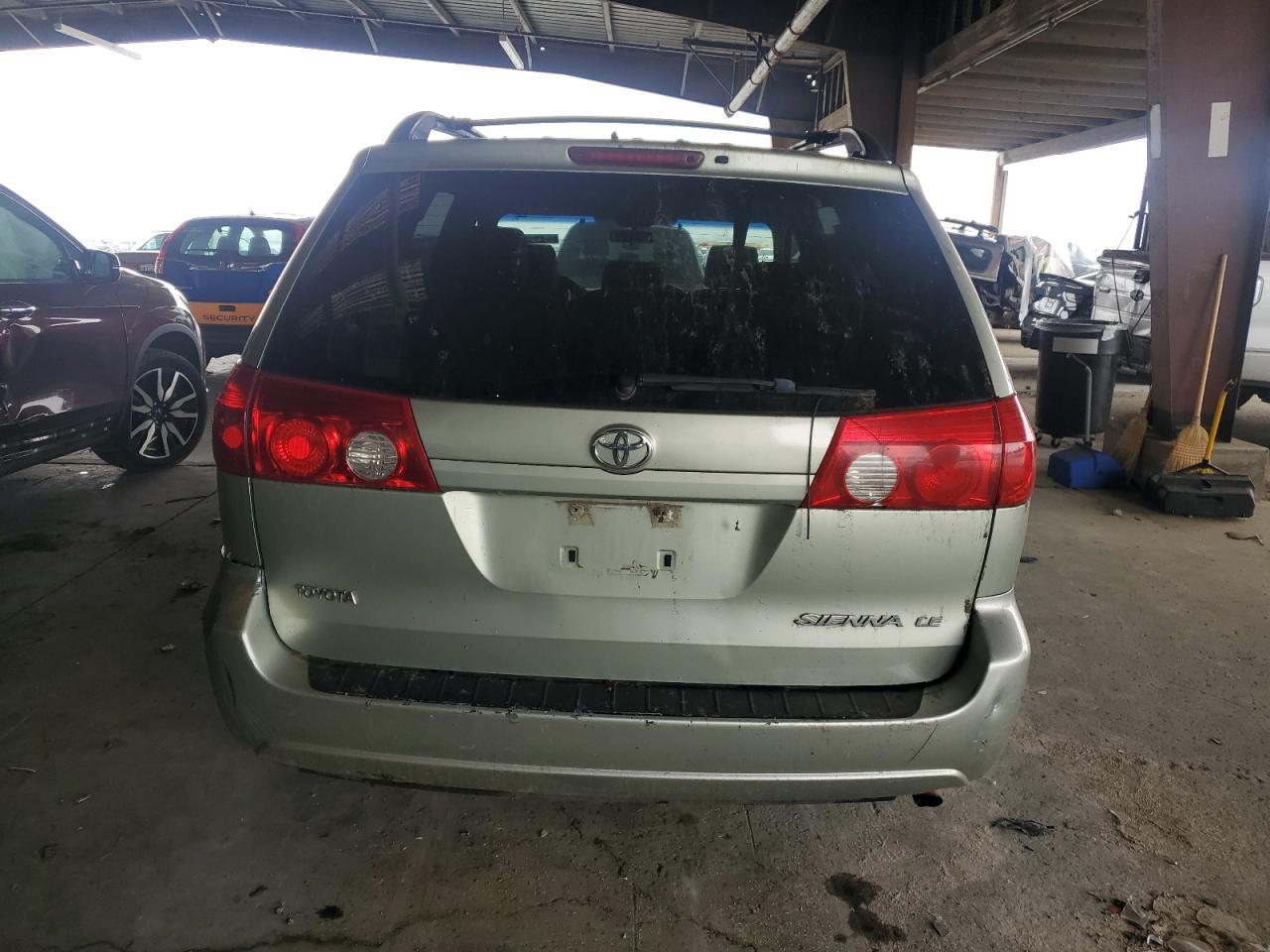 2006 TOYOTA SIENNA