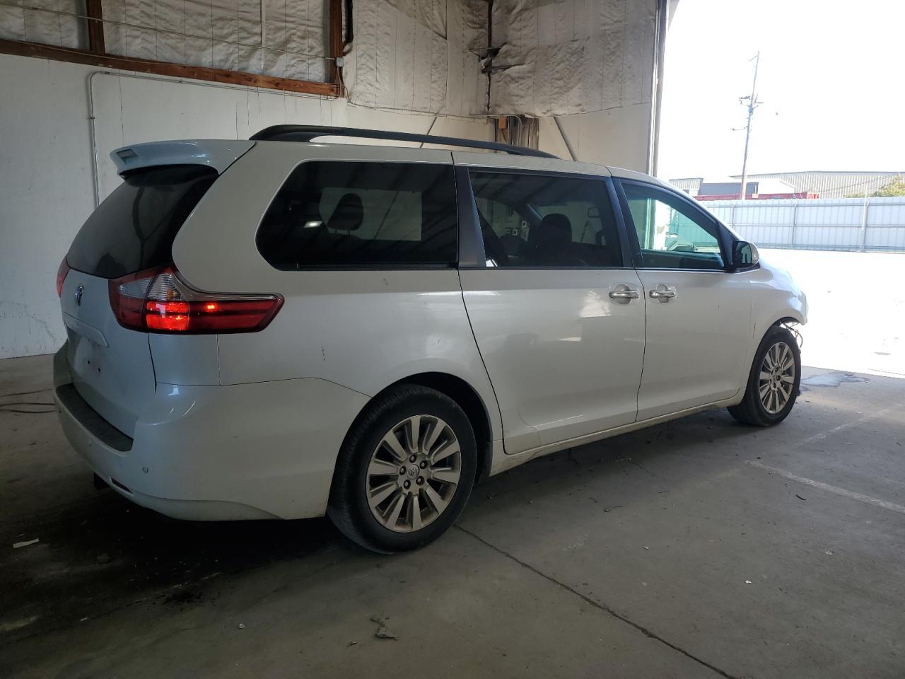 2015 TOYOTA SIENNA