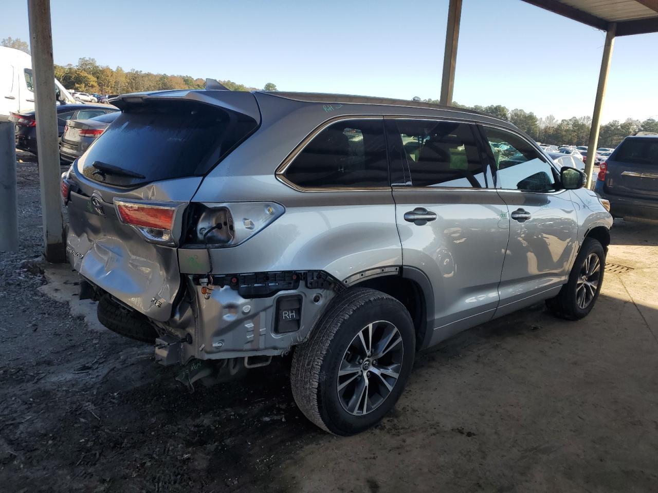 2016 TOYOTA HIGHLANDER