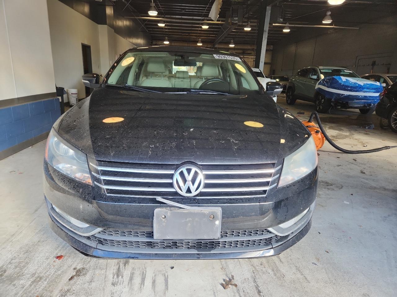 2015 VOLKSWAGEN Passat