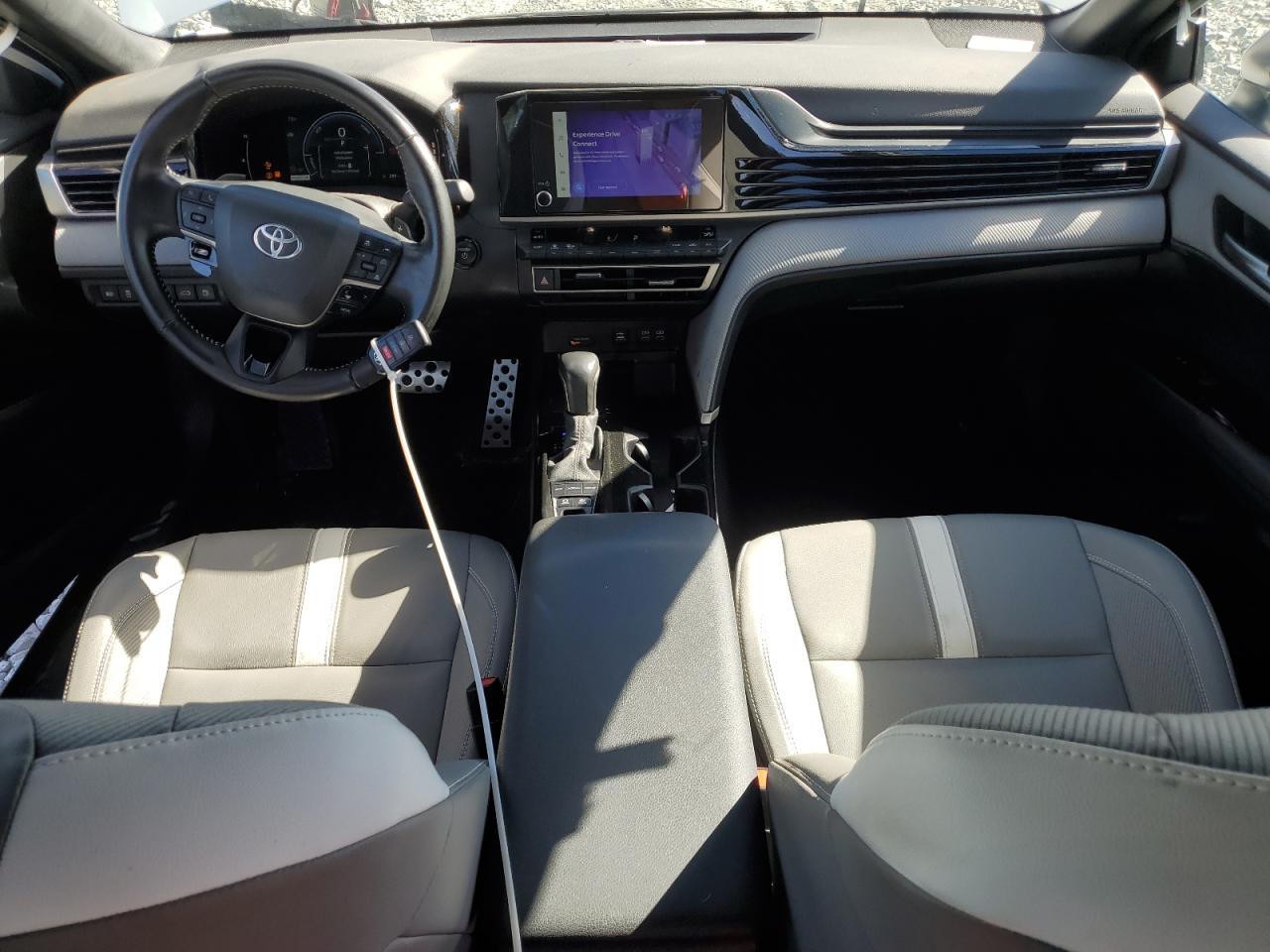 2025 TOYOTA CAMRY