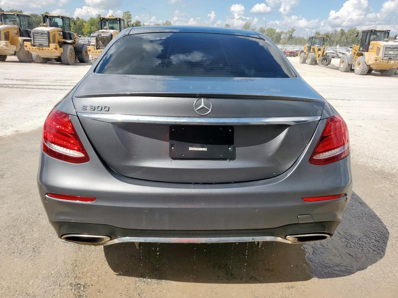 2017 MERCEDES-BENZ E-Class