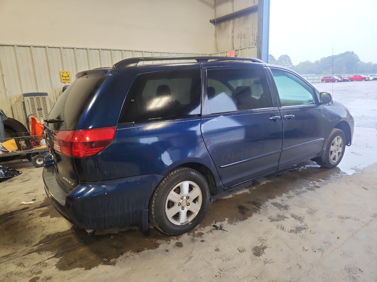 2005 TOYOTA SIENNA