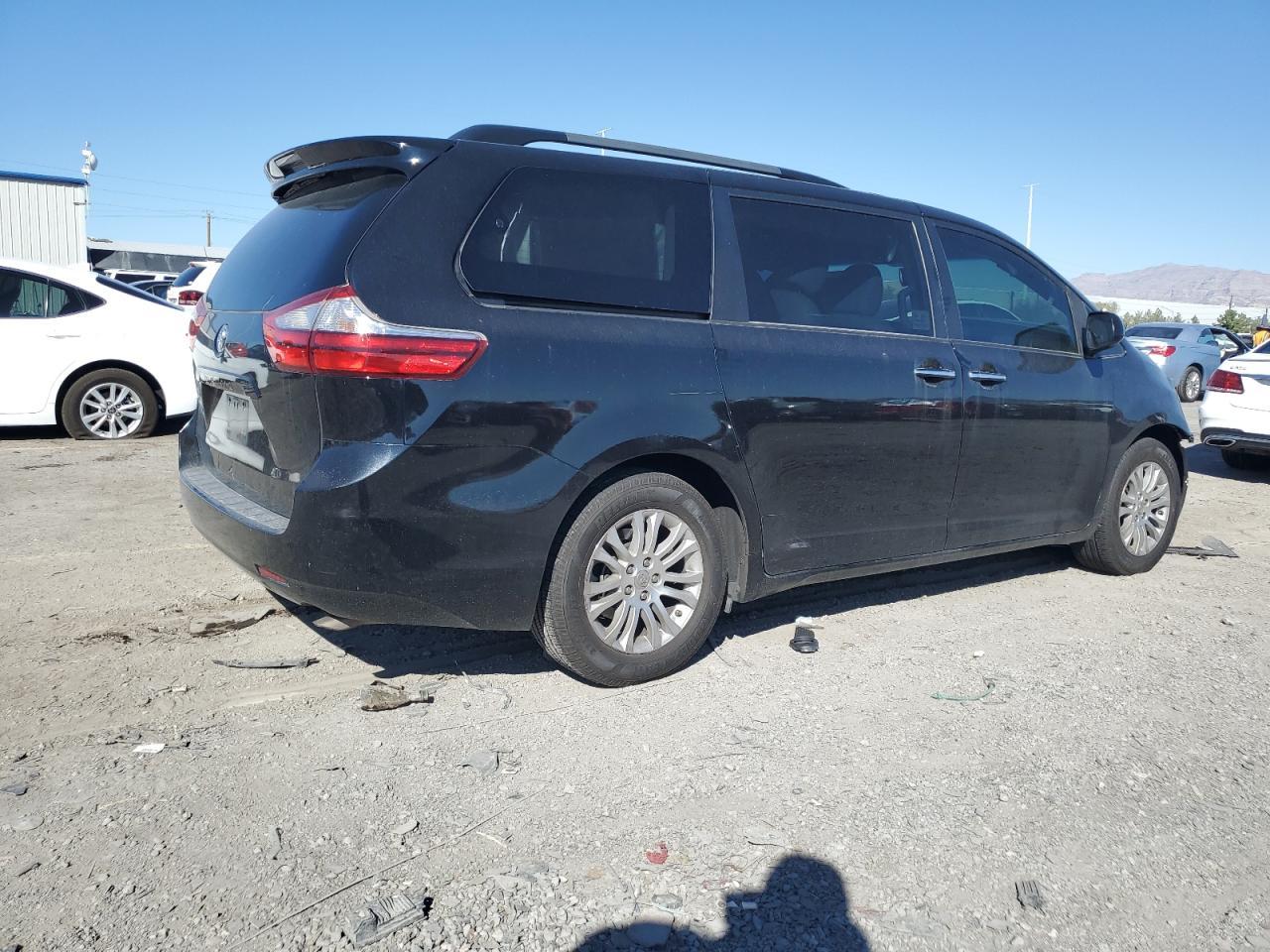2016 TOYOTA SIENNA