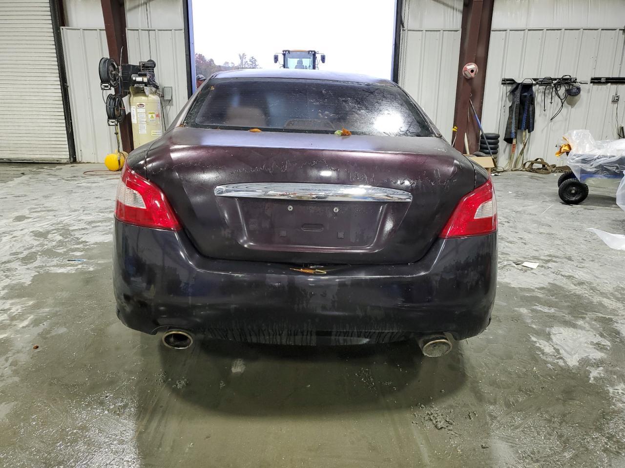 2011 NISSAN Maxima