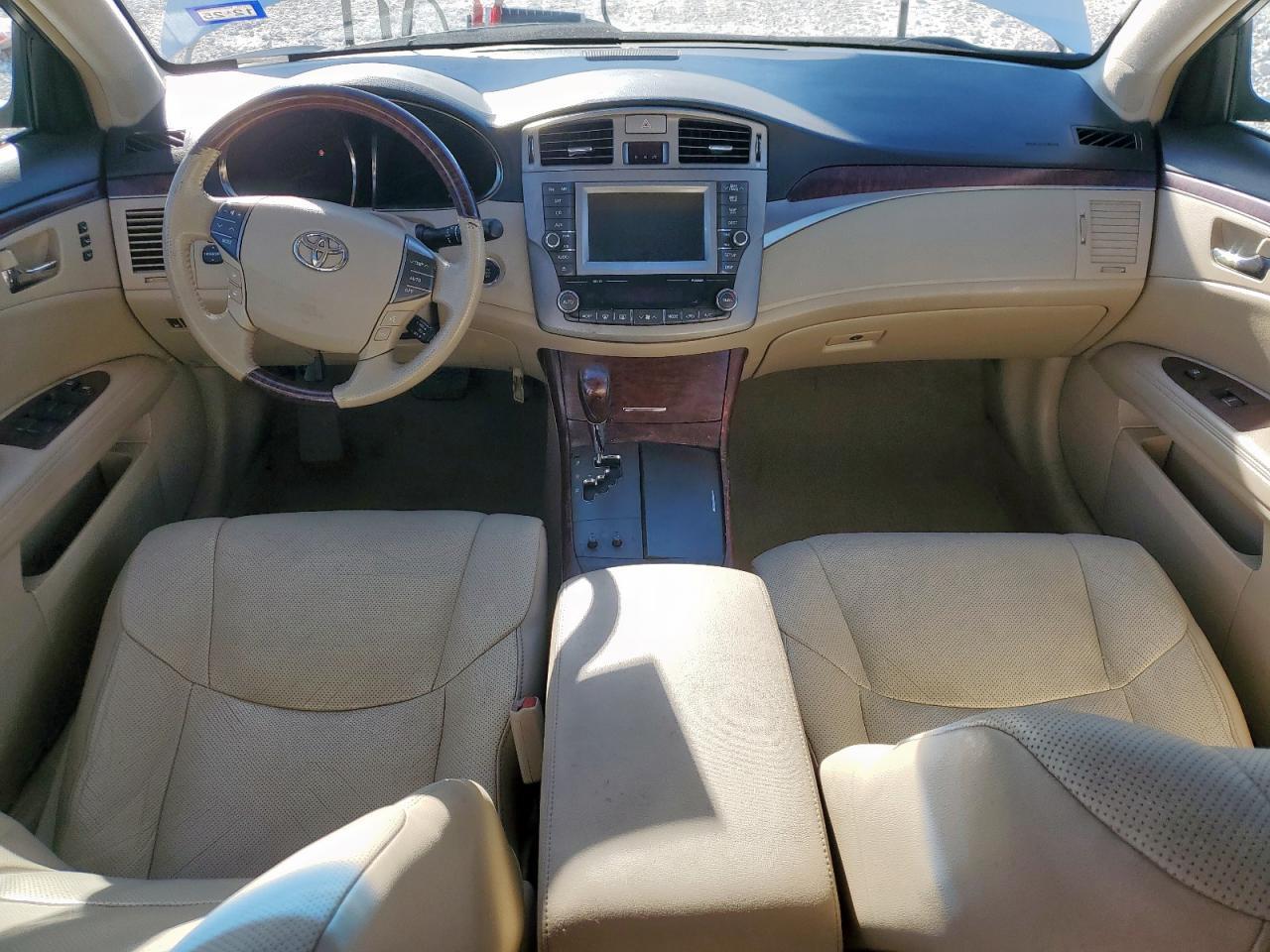 2011 TOYOTA Avalon