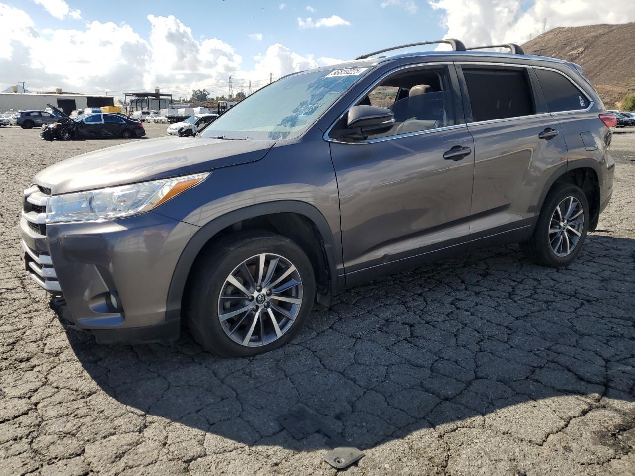 2018 TOYOTA HIGHLANDER